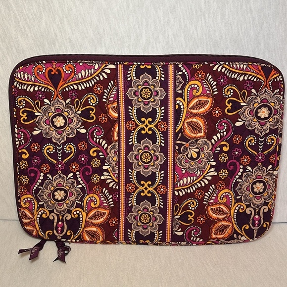 Vera Bradley VERY BERRY Laptop Sleeve Dimensions 17X12 Colorful Floral Preowned - Picture 3 of 11